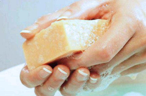 Cómo usar el jabón de azufre contra las verrugas genitales